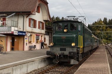 Ae 4/7 des Vereins Mikado in Affoltern-Weier als Zug Huttwil - Sumiswald. Foto: Julian Brückel.