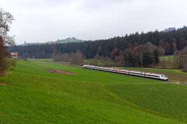 Der SBB RABe 503 011 Astoro besuchte die ETB zwecks Akustikmessungen zwischen Huttwil und Dürrenroth. Foto: Julian Brückel