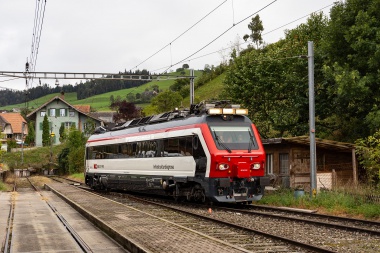 SBB Diagnosefahrzeug in Wasen i.E. - auch der Fahrweg via Gl. 3 soll gemessen werden. Foto: Julian Brückel / 25.09.19