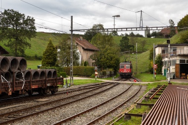 SBB Cargo Re 620 012 beim Manövrieren in Sumiswald-Grünen, hier Seite Gammenthal. Foto: Julian Brückel / 25.09.19