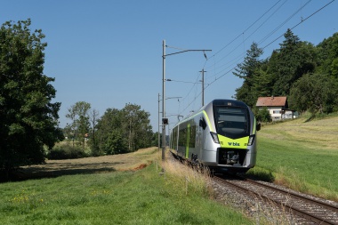 BLS RABe 528 101 MIKA auf der Emmentalbahn zwischen Dürrenroth und Huttwil anlässlich Testfahrten. Foto: Julian Brückel