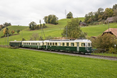 BDe 4/4 des VPM mit Leermaterialzug bei Dürrenroth. Foto: Georg Trüb